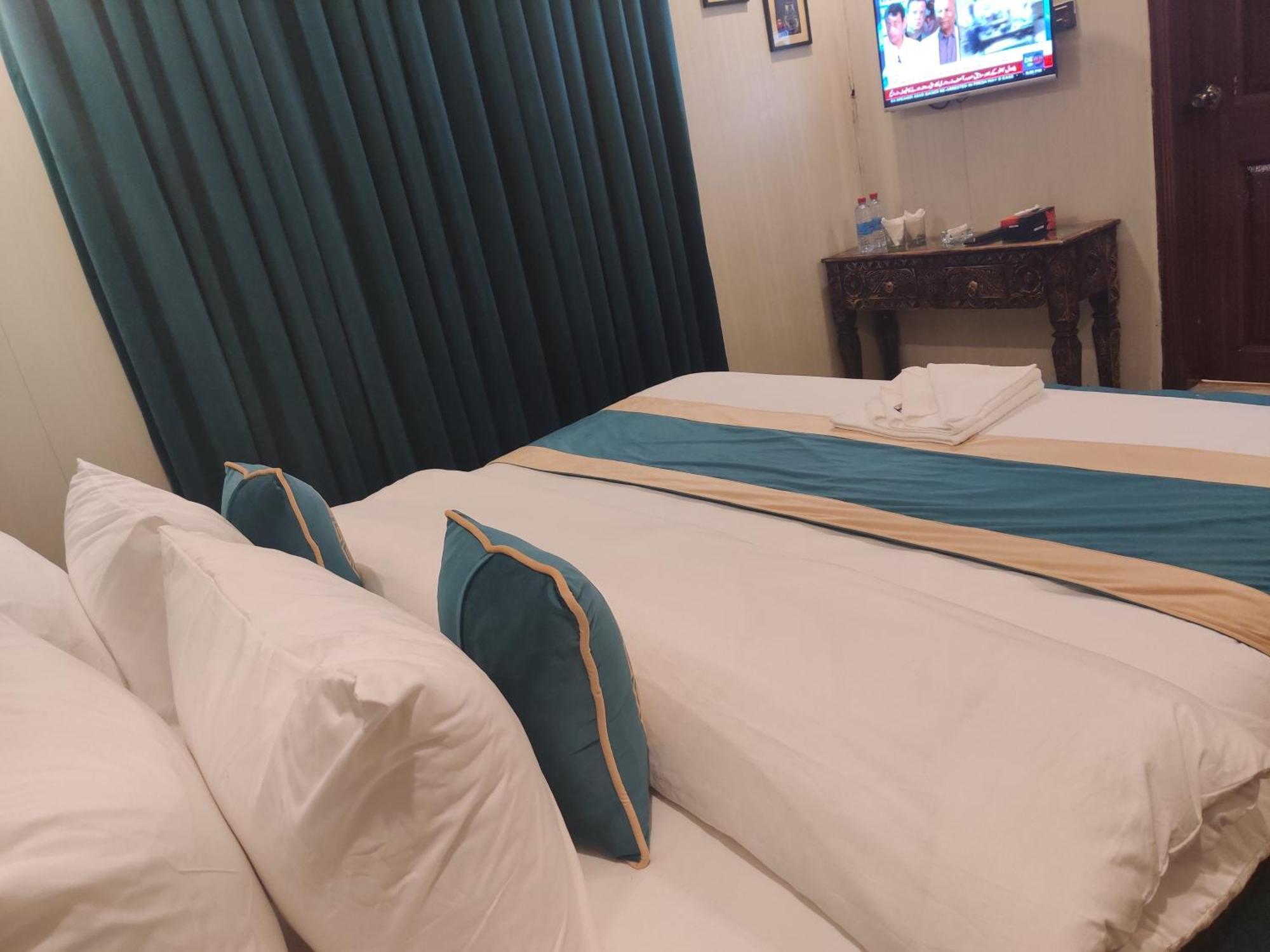 Hotel Swiss Pearl Lahore Exterior foto